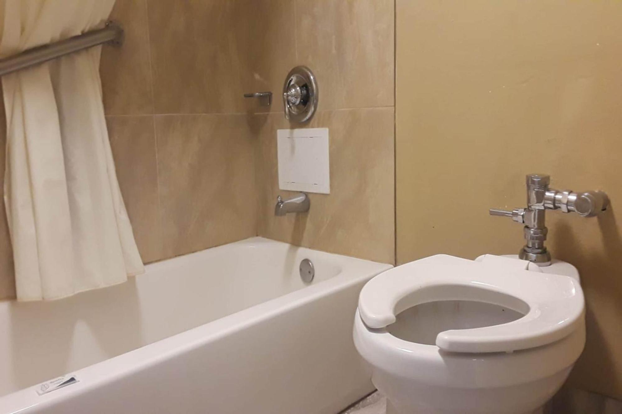 Oyo Hotel Tallahassee Downtown 외부 사진