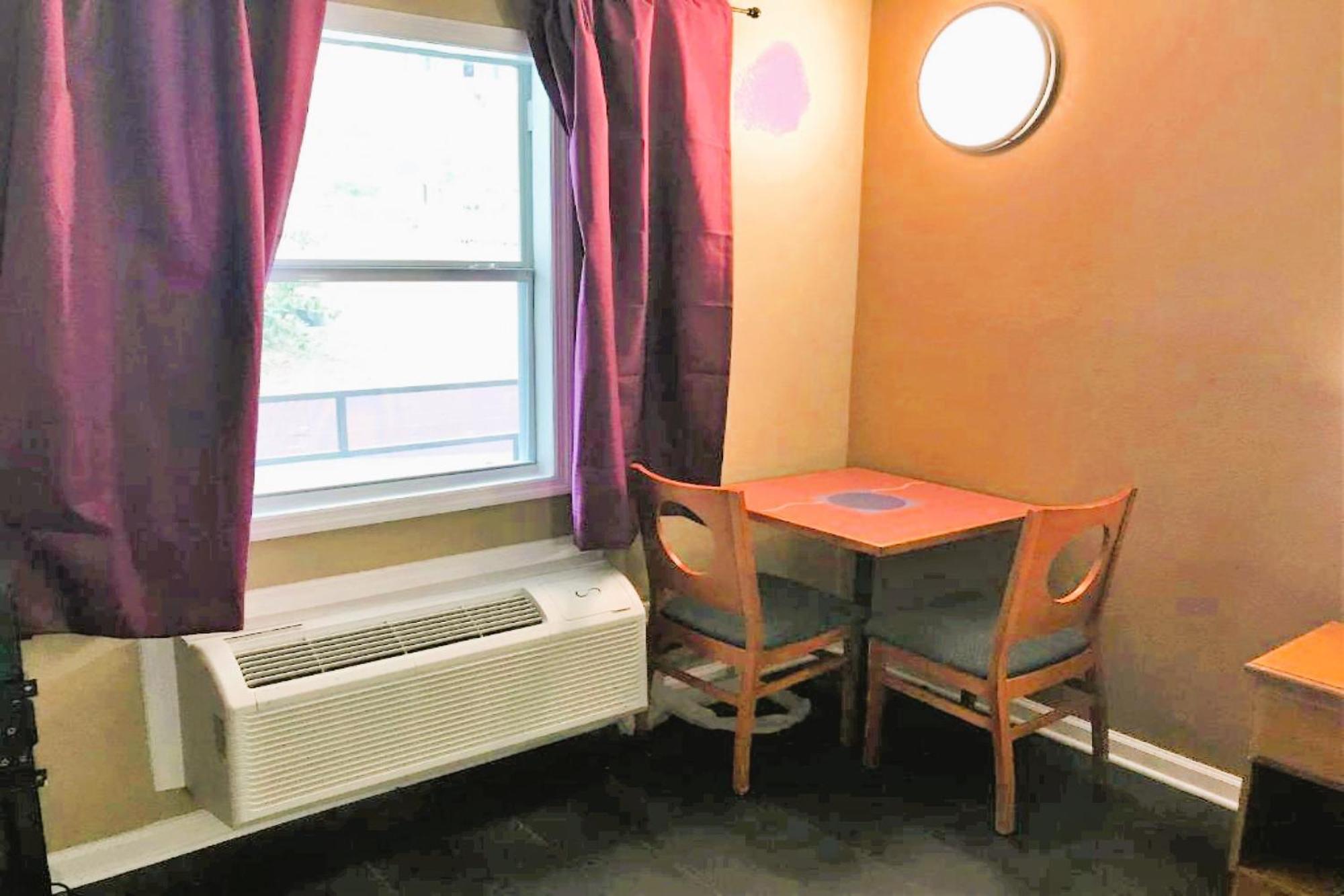 Oyo Hotel Tallahassee Downtown 외부 사진