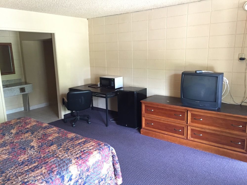 Oyo Hotel Tallahassee Downtown 외부 사진