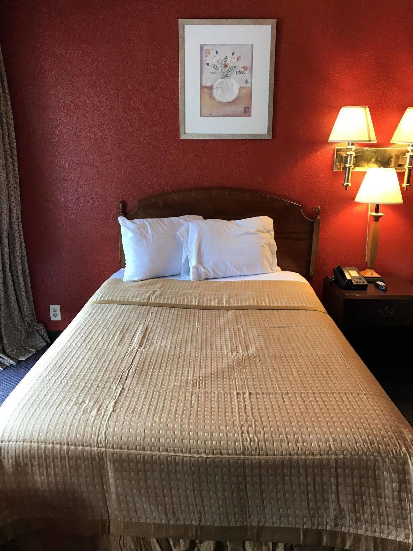 Oyo Hotel Tallahassee Downtown 외부 사진