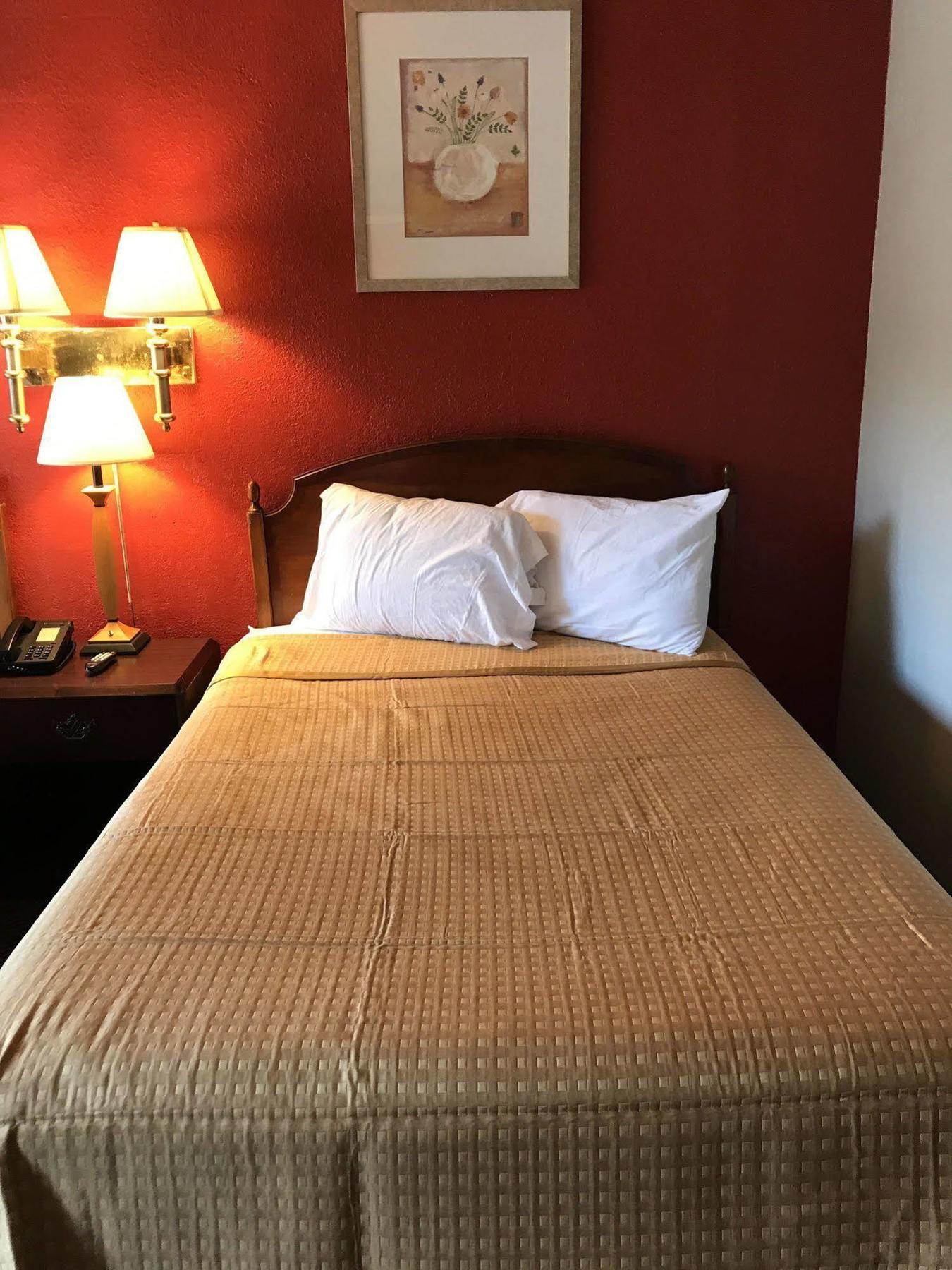 Oyo Hotel Tallahassee Downtown 외부 사진